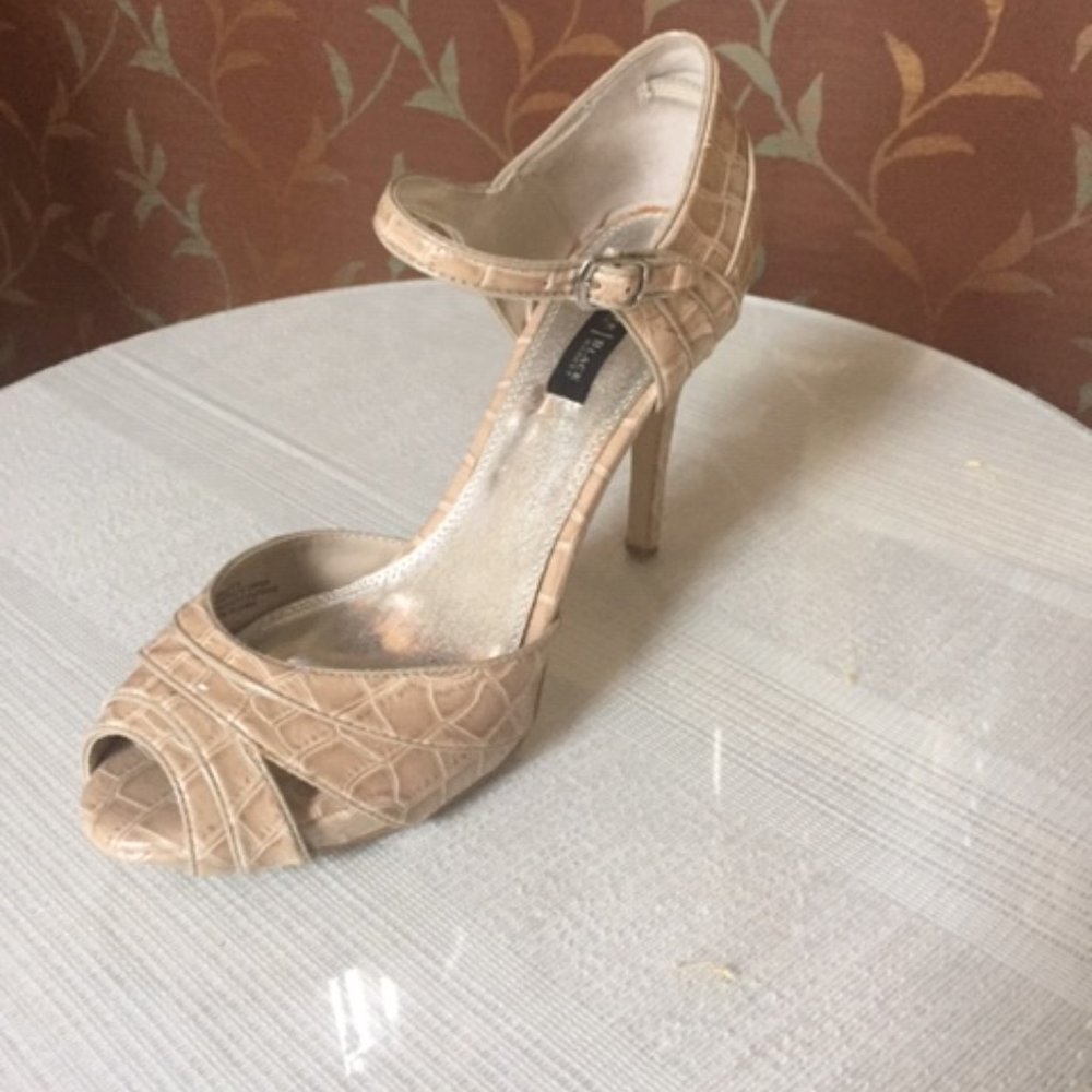 White House Black Market Womans Shoes